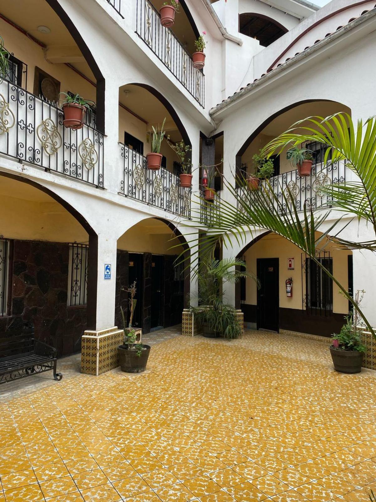 Hotel Yolanda تيجوانا المظهر الخارجي الصورة